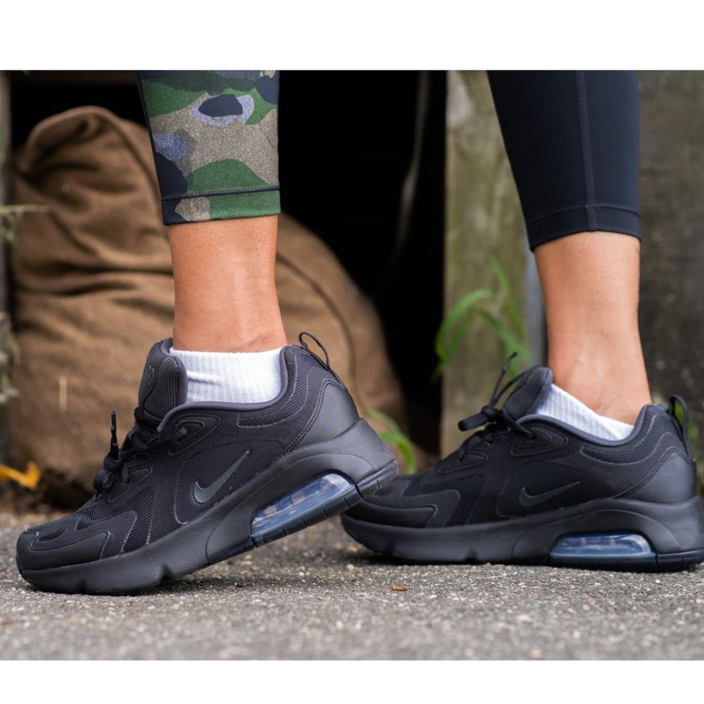 NEW Nike Women's Air Max 200 Running Sneakers - Picture 1 of 11